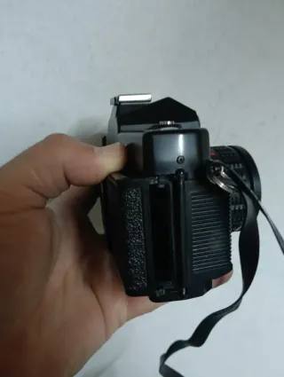 Cámara Chinon TN-100 con flash Hitacon 930B