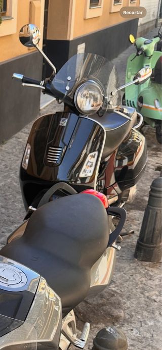 Vespa 125 GTS Negra Automática