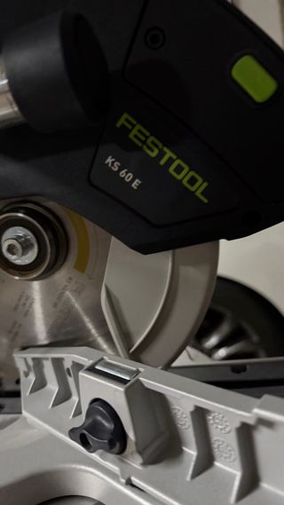 Tronzadora radial Festool KAPEX KS 60 E + Mesa