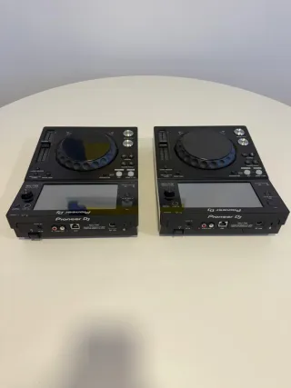 Pareja Pioneer XDJ-700
