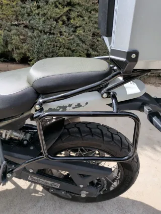 Royal Enfield Himalayan 450 Kamet White