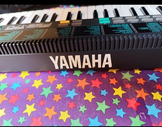Yamaha P515 Pianoforte Digitale con Supporto a X, Nero | Gear4music Yamaha P515 Pianoforte Digitale con Supporto a X, Nero | Gear4music
