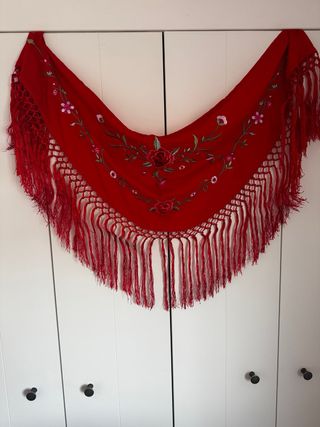 Mantoncillo Flamenco Niña Rojo Bordado