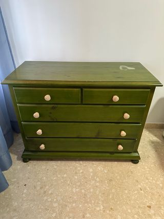 Cómoda antigua de madera verde