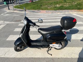 Moto Piaggio Vespa 50 LX Negra