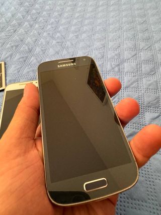 Lotto 2x Samsung S4 Mini GT-I9195 Bianco e Nero