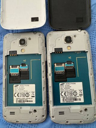 Lotto 2x Samsung S4 Mini GT-I9195 Bianco e Nero