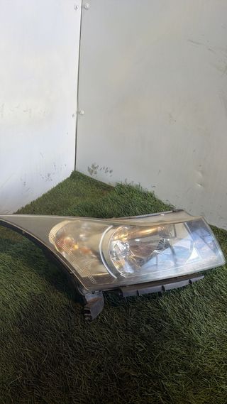 Faro Delantero Derecho Chevrolet Cruze