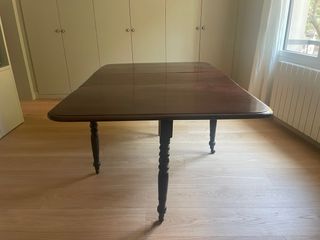 Mesa inglesa de caoba con alas abatible