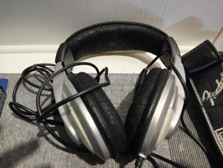 Pack Amplificador Bajo Behringer BT108 +Accesorios