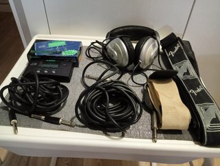 Pack Amplificador Bajo Behringer BT108 +Accesorios