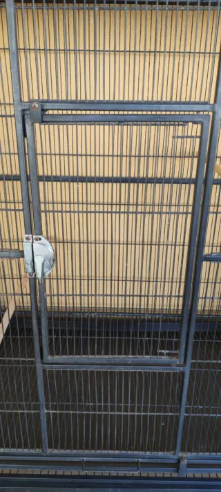 Jaula grande para pájaros