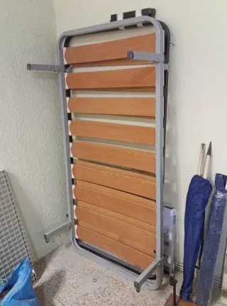 Somier di doghe in metallo e legno