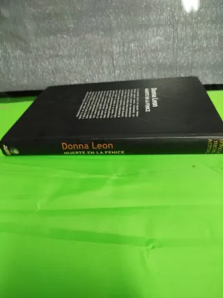 Libro novela negra Donna León Muerte en la Fenice