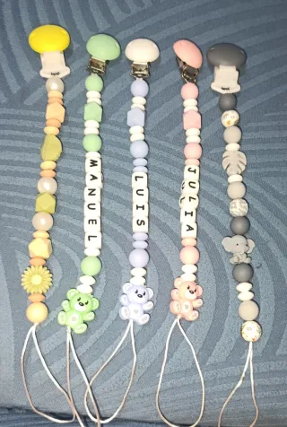 Chupeteros personalizados de silicona