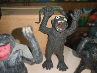 Lote figuras gorilas king kong kiosco años 70 80
