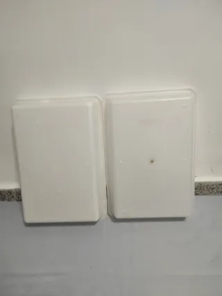 2 Bandejas Plástico Blancas-3,5 euros la unidad