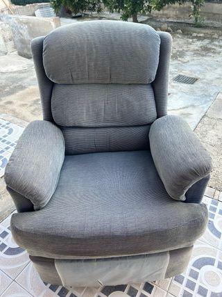 Sillón reclinable gris, varias posiciones