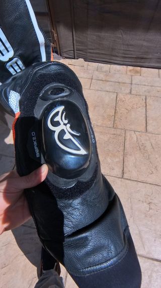 Mono de cuero para moto Berik talla 52