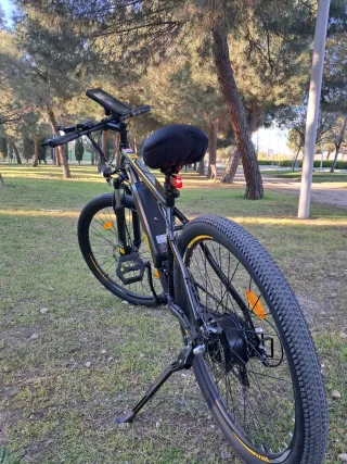 Bicicleta Eléctrica 26" - 65-30km Autonomía.