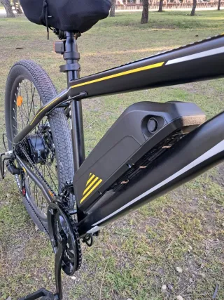 Bicicleta Eléctrica 26" - 65-30km Autonomía.
