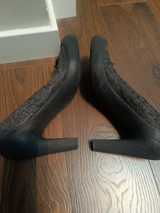 Zapatos de tacón Pirelli negros y grises