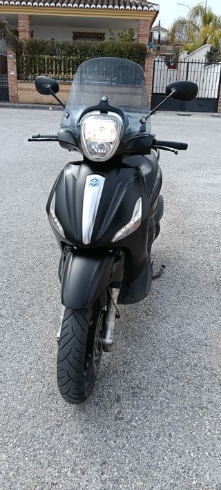 Piaggio Beverly 300 i.e Negra, 2015, 43500 km