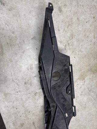 Reposapiés Izquierdo Suzuki Burgman 400 2008
