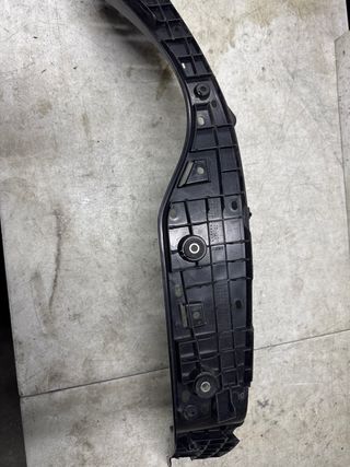 Reposapiés Izquierdo Suzuki Burgman 400 2008