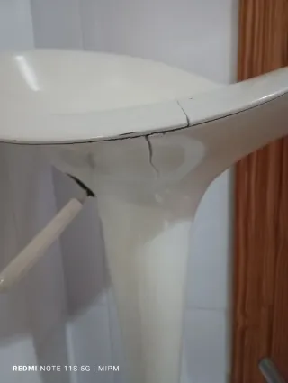 Taburete Bar Elevable Blanco y Plateado