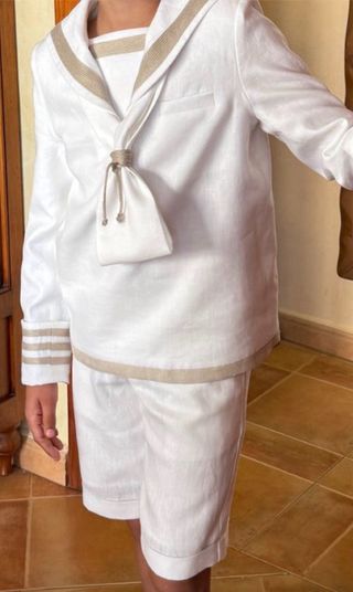 2 trajes comunión. Zapatos tallas 36, 37 + cruces