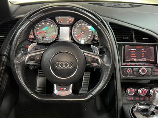 Audi R8 Spyder 4.2 FSI quattro S tronic