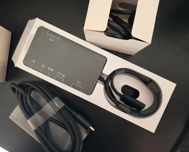 Microsoft Surface Dock 2