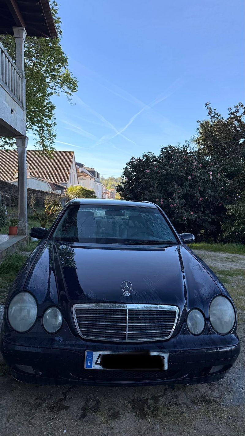 Mercedes-Benz E200CDI - foto 1