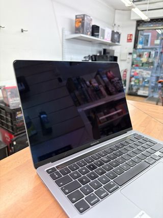MacBook Pro 2020 13” i5 8GB RAM 256GB SSD