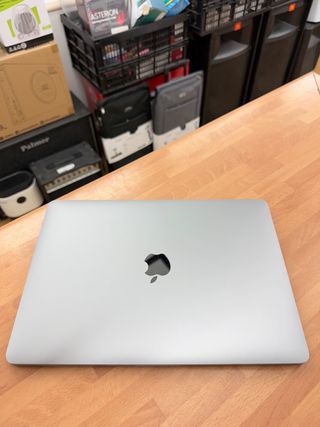 MacBook Pro 2020 13” i5 8GB RAM 256GB SSD