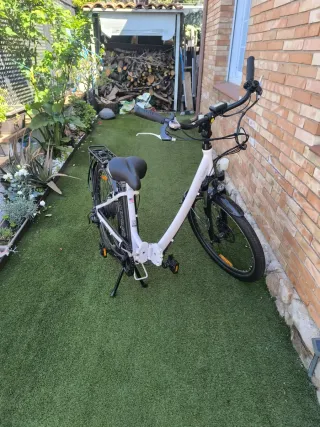Bicicleta Eléctrica Blanca Nueva