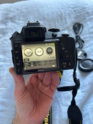 Nikon D3400 + Lente 18-55mm Kit