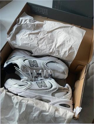 New Balance 530 Talla 36 Plata/Blanco