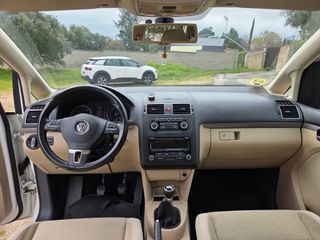 Volkswagen Touran 2011