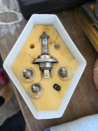 Caja bombillas Renault Vintage