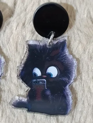 Orecchini gatto nero con cellulare
