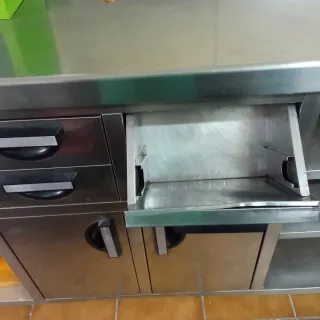 Mesa de acero inoxidable para cafetería