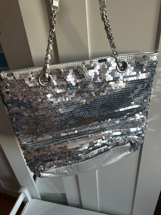 Borsa a mano con paillettes argentate