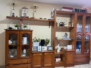 Estantería grande de madera