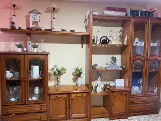 Estantería grande de madera
