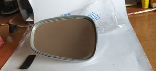 Espejo retrovisor coche nuevo