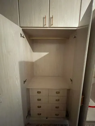 Armario puertas decapé arena