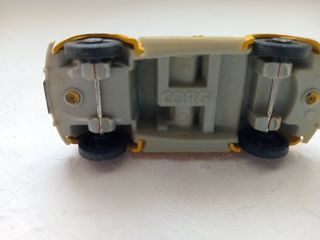 Carro Corgi Volkswagen Beetle Amarelo