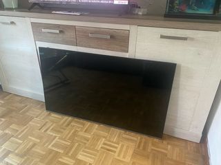 Televisión Samsung con pantalla rota